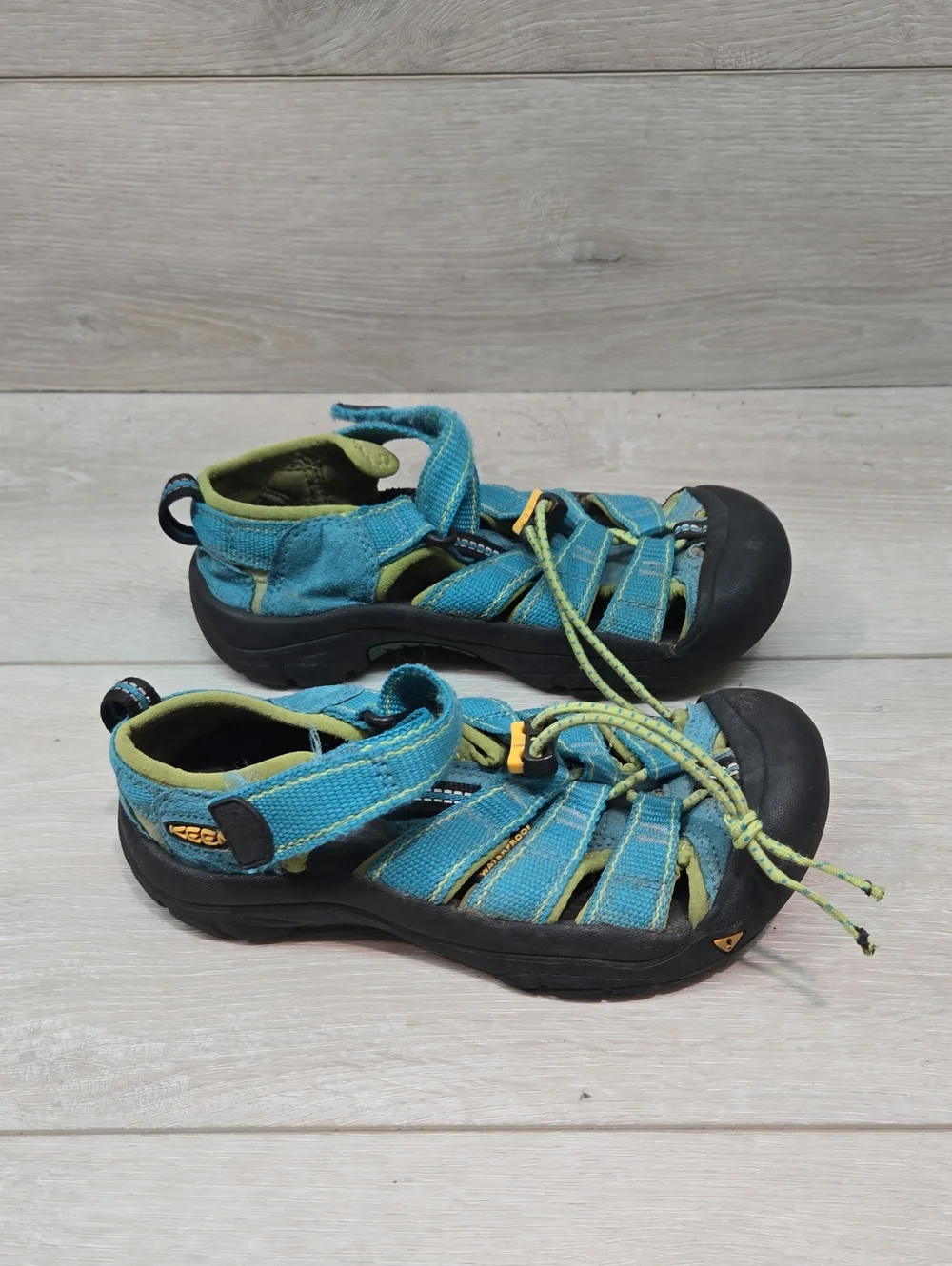 KEEN Kids' Big Boy Fisherman Blue Closed-Toe Sandals Shoes Sz 2